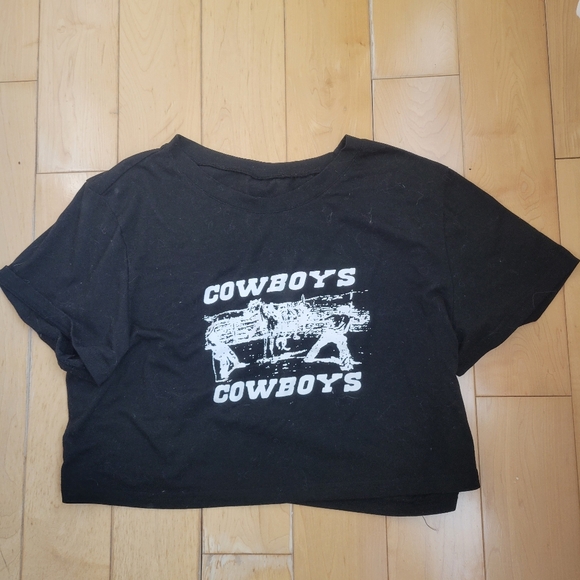Black Cropped Cowboys Graphic Tee Western Vintage Style - Picture 3 of 3